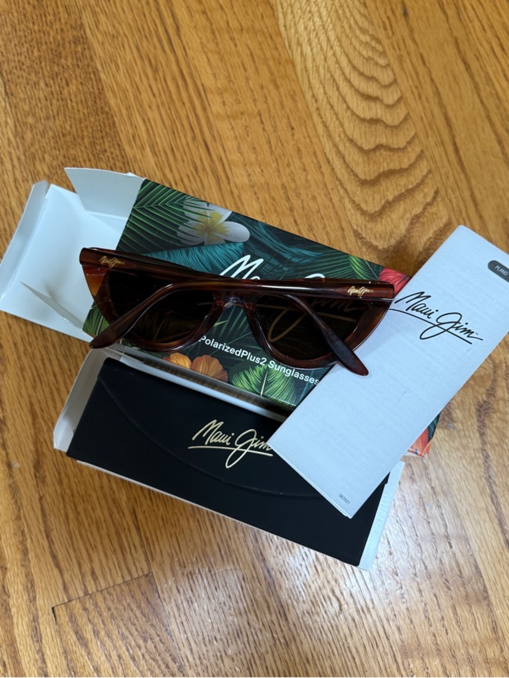 Maui Jim Cat Eye Sunglasses - Tortoiseshell Brown Frame with Dark Lenses - Picture 3 of 7